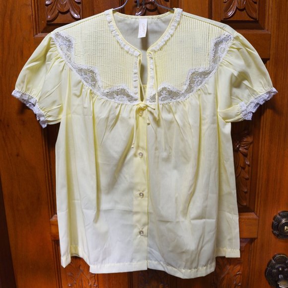 SOLD • Barbizon Lazy Dee Yellow Pajama Set Size 10 Pleated Yoke Lace Batiste - Picture 2 of 14